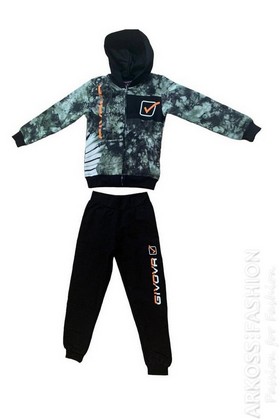 Tuta zip con cappuccio